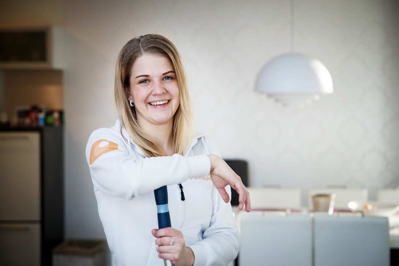 Soili Tyni on Koti Puhtaaksi Oy:n työnjohtaja, mutta pyrkii osallistumaan siivouksiin mahdollisuuksien mukaan.