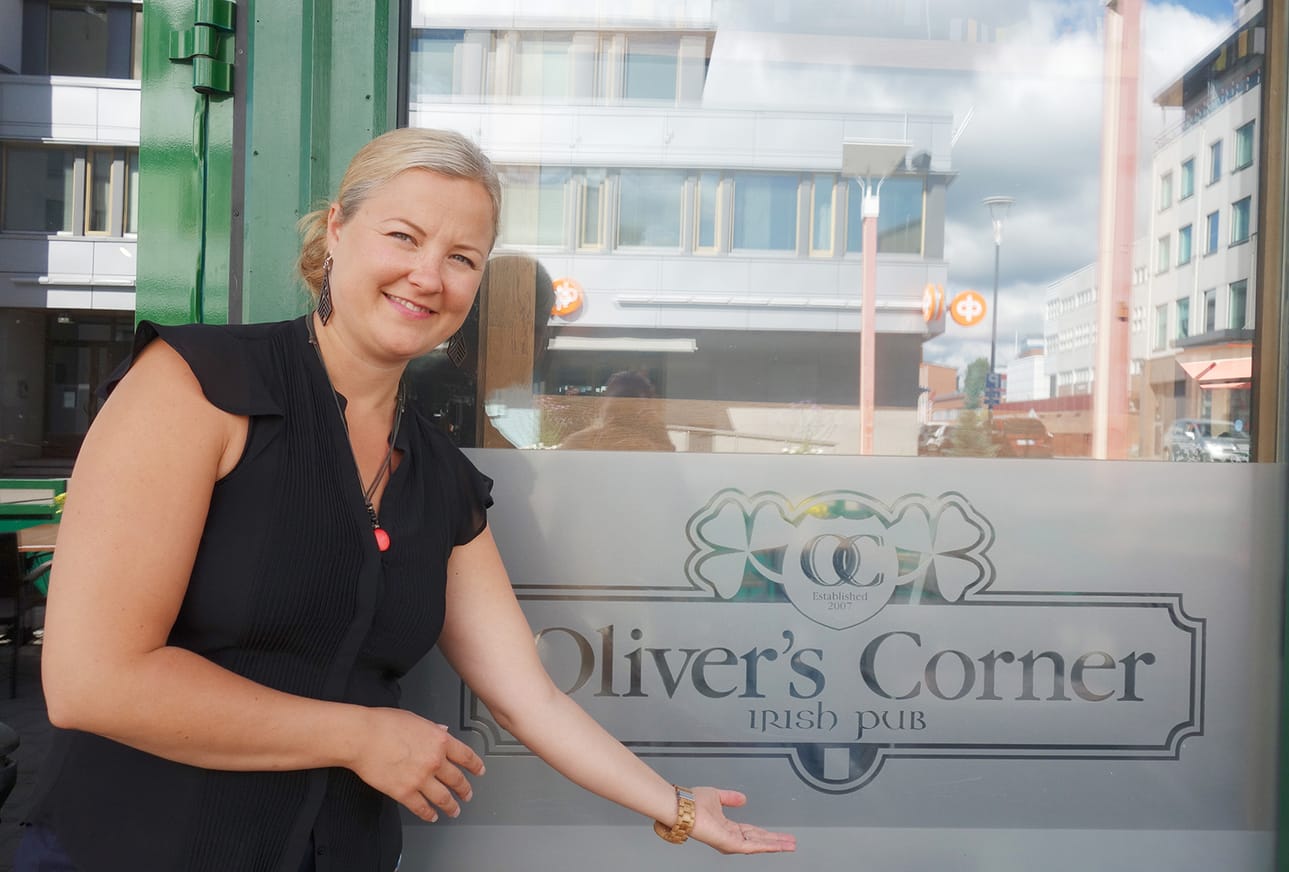 Mona Rytilahti, Rovaniemellä sijaitsevan Oliver’s Cornerin ja Levin Panimo pubin ja Ala Carte -ravintolan yrittäjä sai Lapin Yrittäjiltä paljon hyödyllisiä neuvoja ja tukea erityisesti yrityksensä alkuaikoina. ”Jatkossa toivoisin edullisia koulutuksia laskentatoimeen liittyen,” hän esittää.