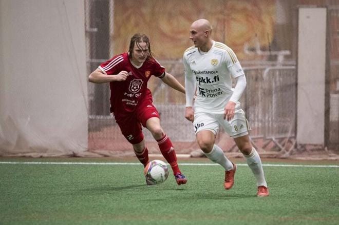 Johannes Laaksonen oli pelipäällä, kun SJK kuritti Jazzia. SJK-konkari teki kaksi maalia.