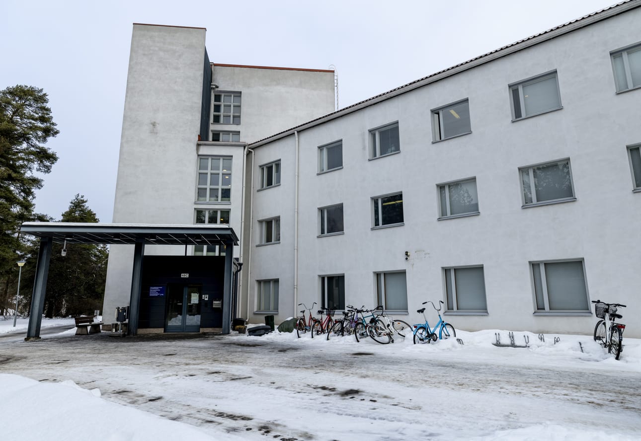 Oulun asunnottomien palvelukeskus sijaitsee Kontinkankaalla osoitteessa Kajaanintie 48 C.