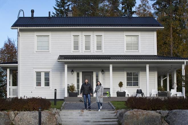 Robert ja Heidi Häggblomin talonrakennusprojekti sujui hyvin suunnitellen ja rutinoidulla työnjaolla. KUVAT: MINNA ANTILA