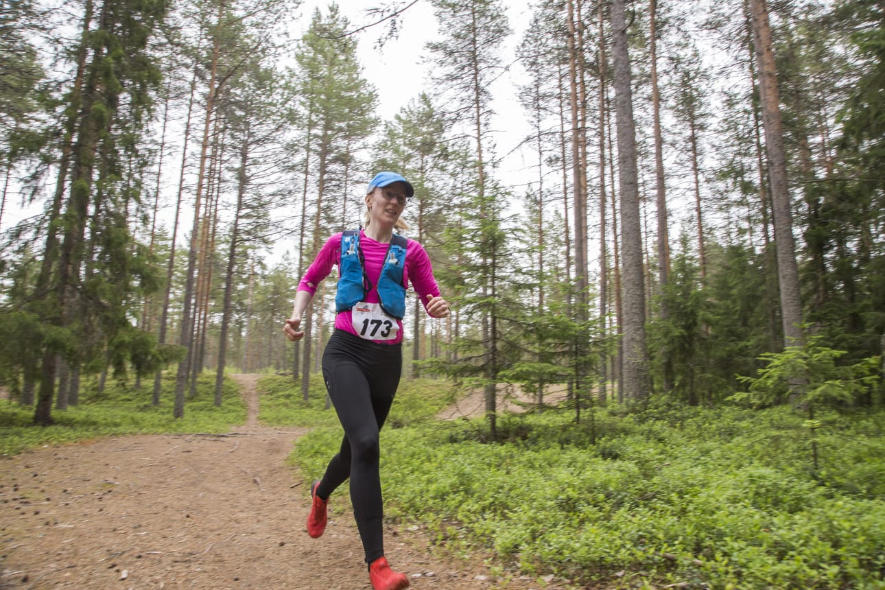 Anna-Maija Hietajärvi kisasi naisten 21 kilometrin matkalla.