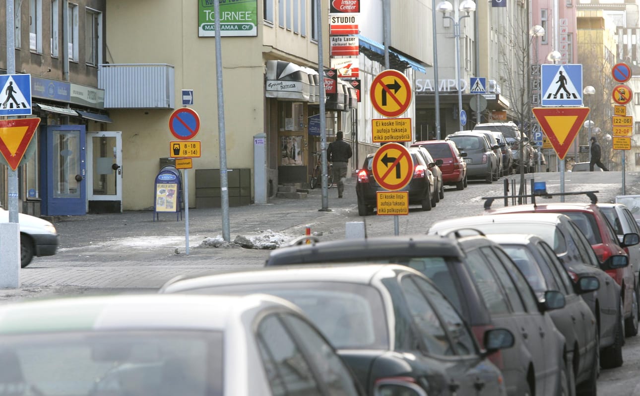 Liikenneturvan tutkimuksessa selvisi, että jopa kärkikolmio oli osalle vastaajista epäselvä.