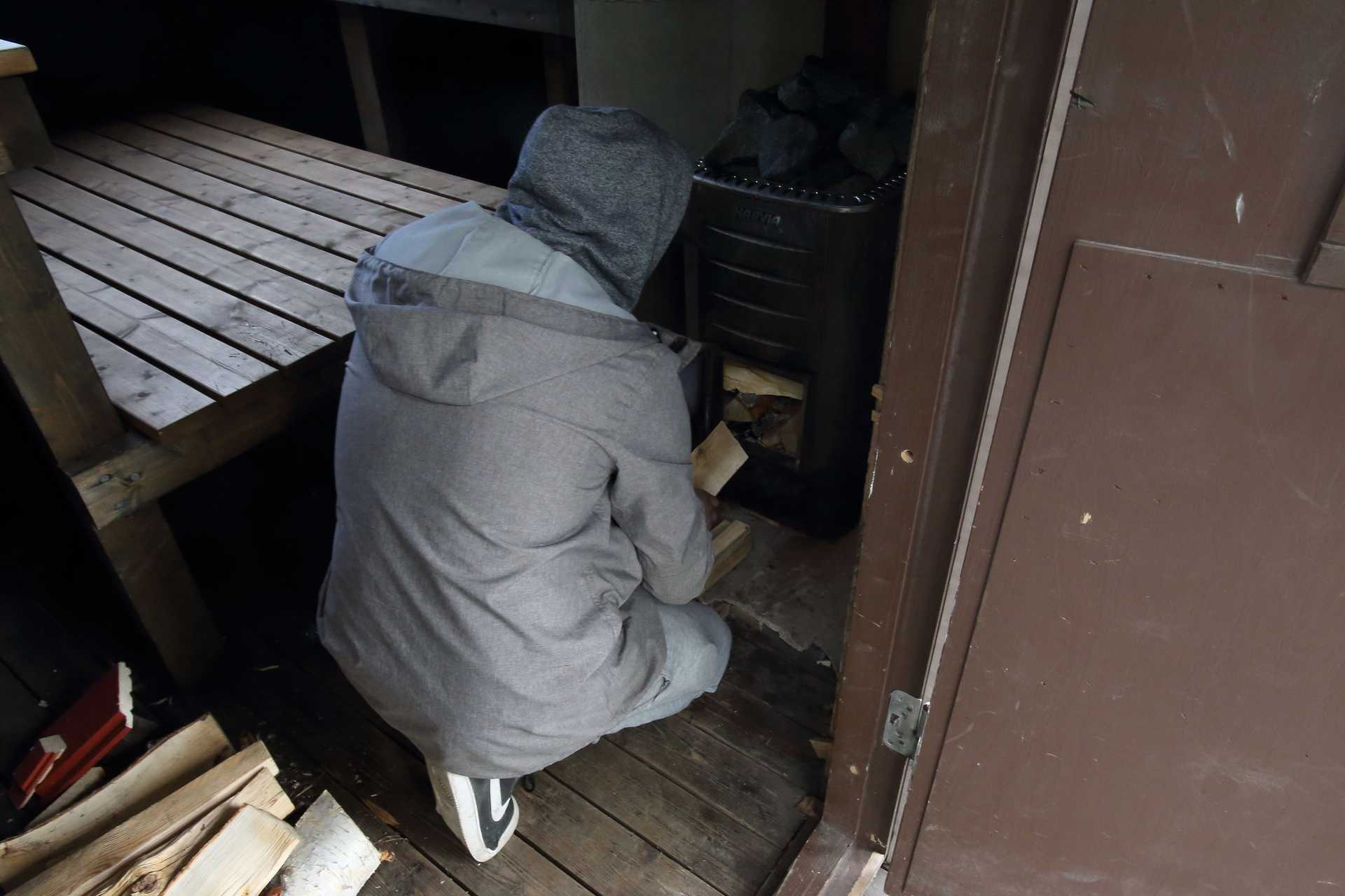 Vielä ei saunalautta ole kaksikolle lämmennyt kylmien säiden vuoksi.