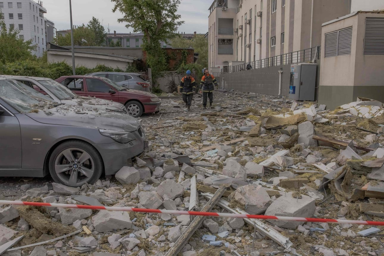 Ukrainan ilmavoimat sanoi ampuneensa alas 35 ohjusta ja yhtä lukuun ottamatta kaikki droonit. Kuva toukokuulta Harkovasta, johon kohdistui tuolloin ohjusisku. LEHTIKUVA/AFP