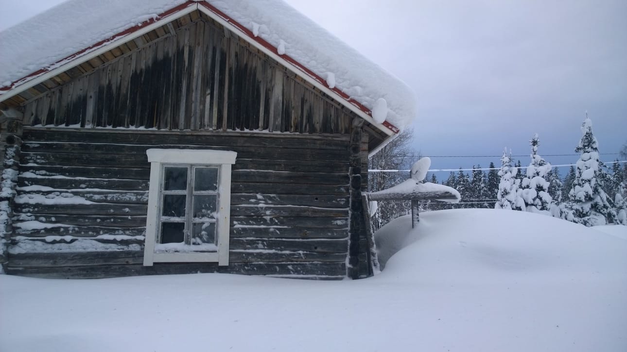 Taivalkosken Jokijärvelllä on kunnon hanget. Kirkonkylän mittauspisteessä lumensyvyydeksi mitattiin 92 senttiä.