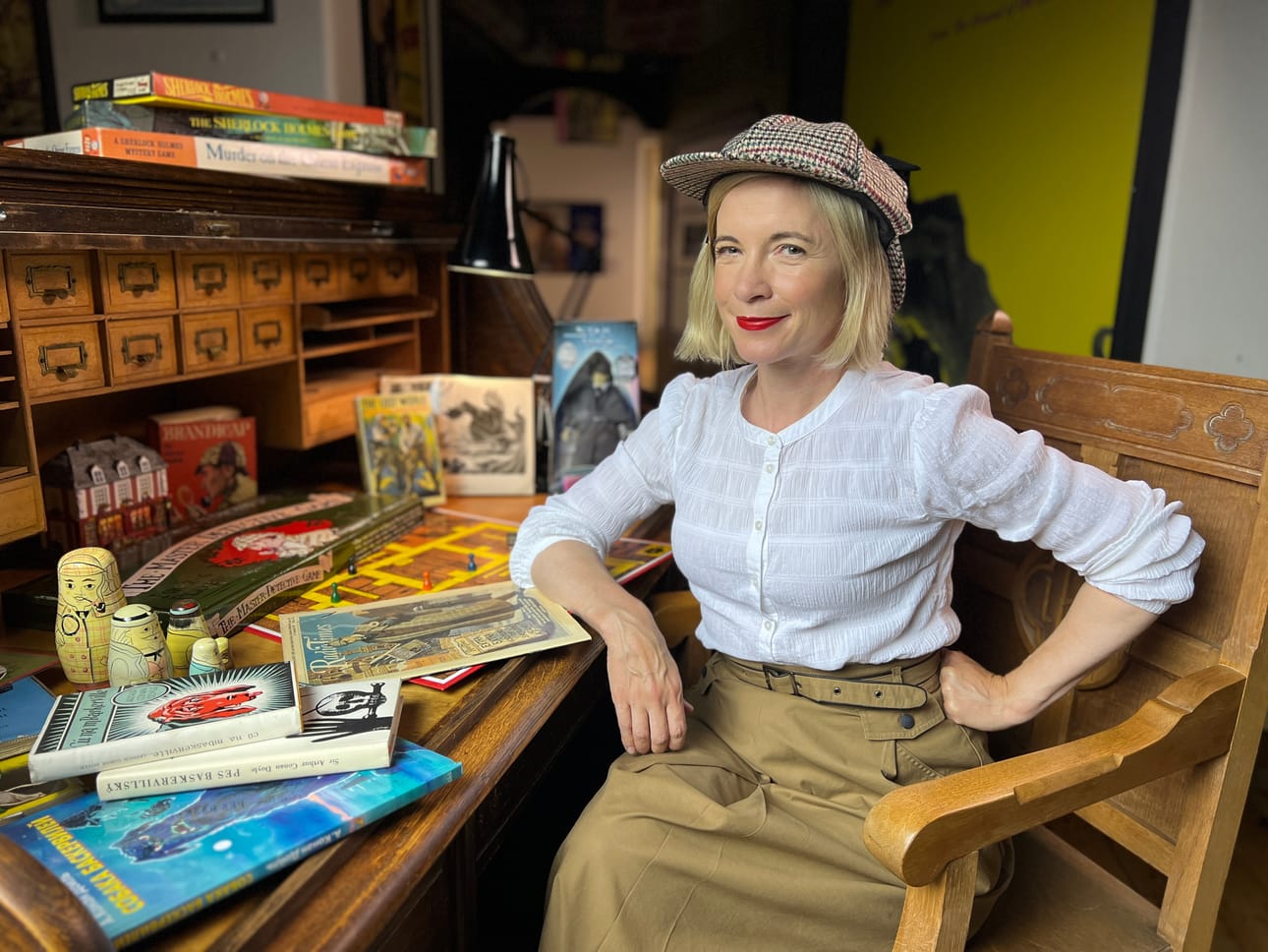 Lucy Worley perehdyttää Sherlock Holmesiin ja kirjailija Doyleen. Kuva: Lorian Reed-Drake Kuva: Lorian Reed-Drake