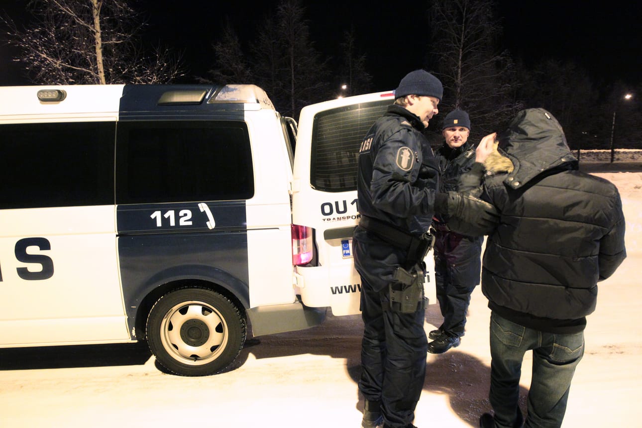 vanhempi konstaapeli Tomi Kokko (vas.) ja ylikonstaapeli Raimo Huhtanen ovat tulleet tutuksi Poliisit-sarjasta.