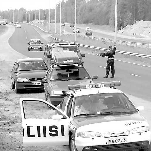 Poliisin näkyvä toiminta lisää tunnetusti turvallisuuden tunnetta.