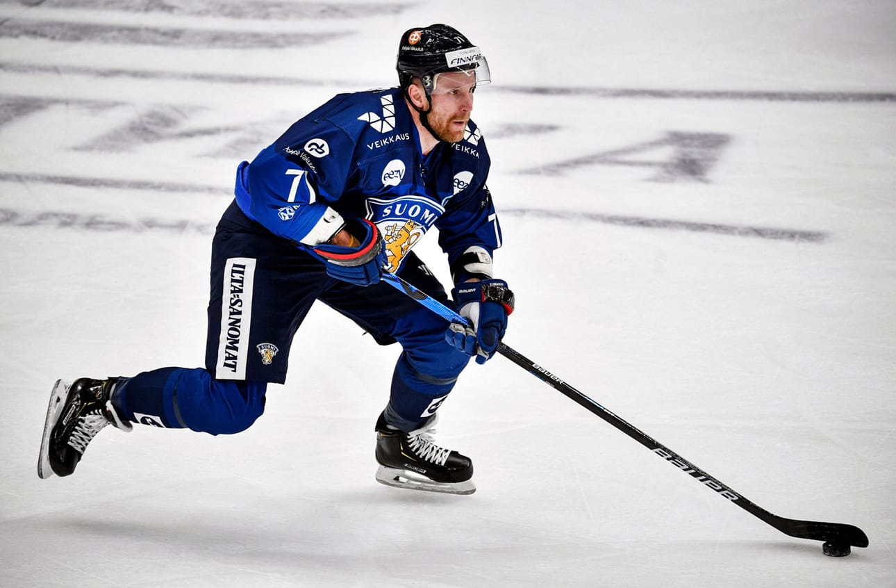 Leo Komarov palasi maajoukkuepaitaan viiden vuoden tauon jälkeen.