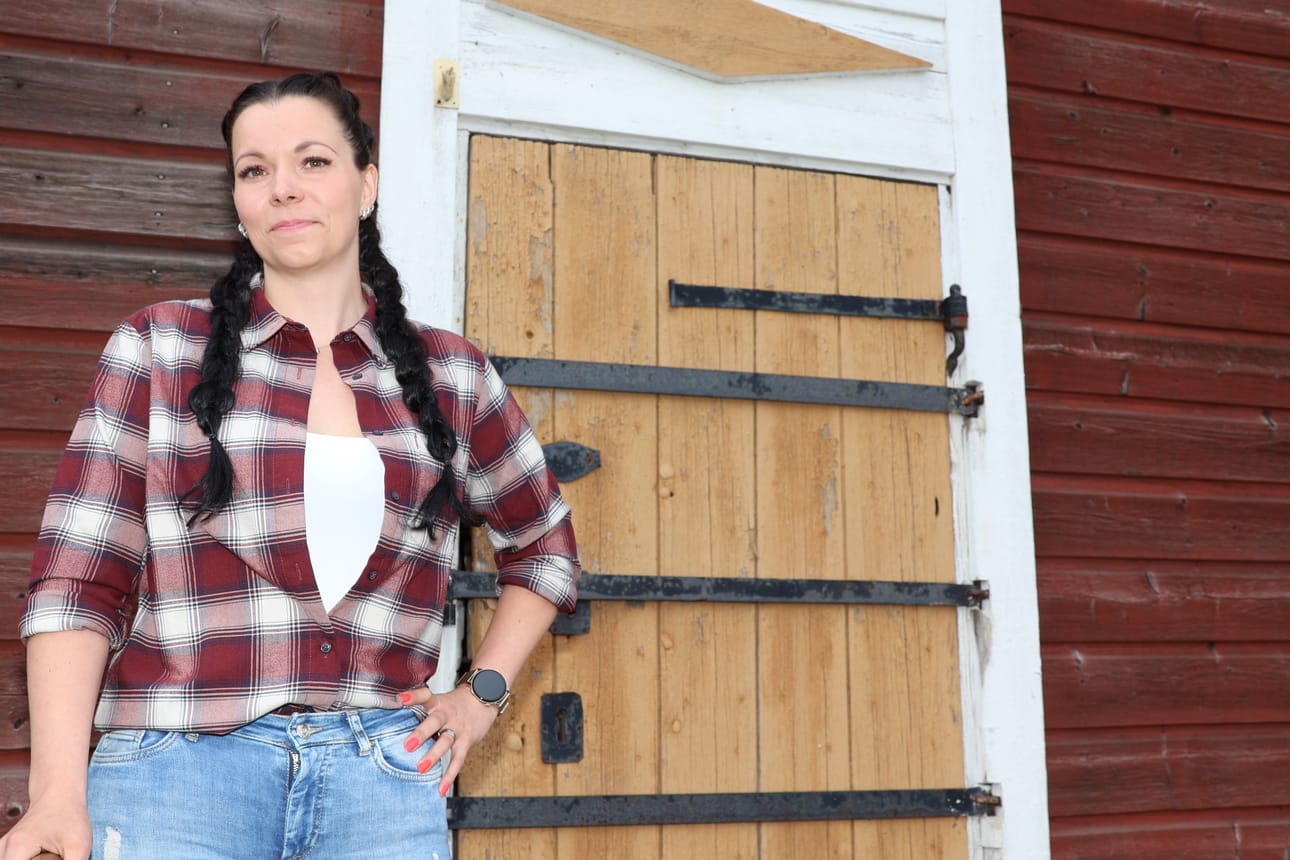 Asumattomien talojen etsijän paikka kiinnosti useaa. Carita Lintula valittiin 26 hakijasta hankkeen työntekijäksi.