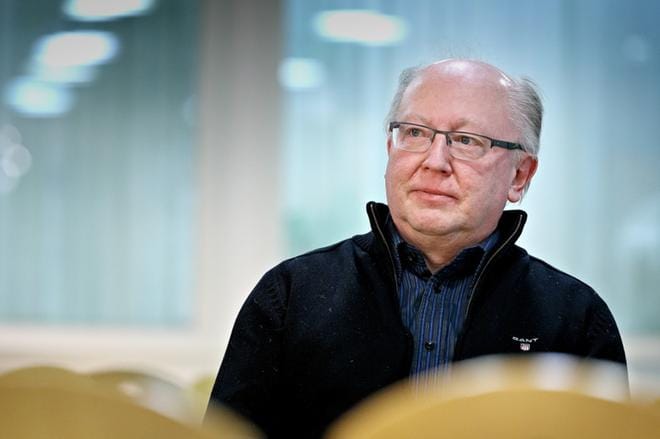 Opetusneuvos Matti Sippola tiesi jo pikkupoikana, että hänestä tulee opettaja. Sen lisäksi hänestä tuli opettajien edunvalvoja, joka on vaikuttanut liittonsa hallinnossa yli puolet työurastaan. KUVA: KARI LÖFHJELM