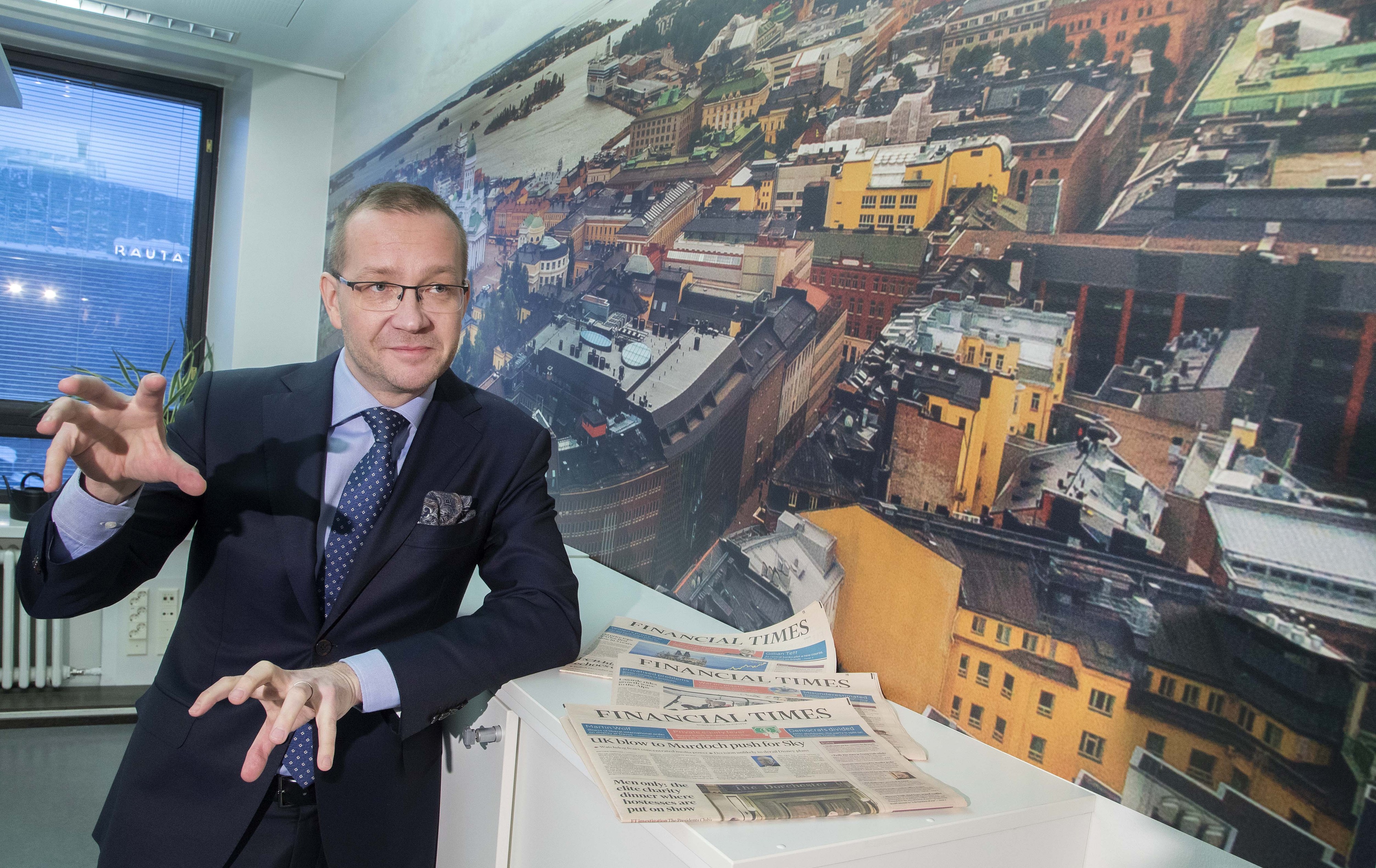 Keskuskauppakamarin Juho Romakkaniemi lieventäisi työehtosopimusten yleissitovuutta.