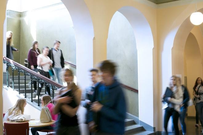 Vasa övningsskolan lukio sijaitsee nyt Koulukadulla. Nyt harkitaan, pitäisikö lukio-opintojen jatkua samassa kiinteistössä opettajia kouluttavan Åbo Akademin kanssa. ARKISTOKUVA: MINNA HIRVELÄ