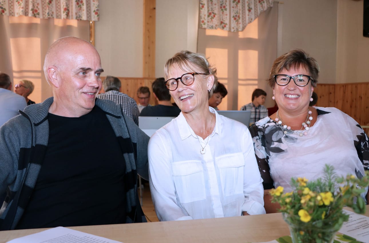 Serkukset Jarmo Haapaniemi,Liisa Haapaniemi ja Kaisu Jämsä tapaavat toisiaan sukujuhlissa aina silloin tällöin. Edellisestä tapaamisesta oli vierähtänyt muutama vuosi.