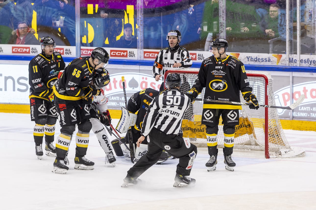 Kärpät kohtasivat JYP:n Raksilassa ennen vuodenvaihdetta. Lauantaina 3. tammikuuta vastassa on Vaasan Sport.