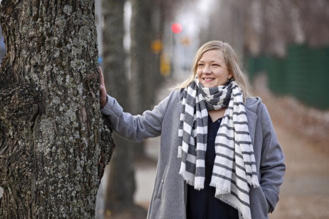 Johanna Rannanjärvi aloittaa työt vuodenvaihteessa. Pian ryhdytään etsimään sopivaa tonttia talolle. KUVA: KARI LÖFHJELM