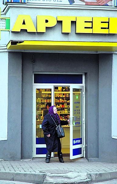 Kilpailu vapaata. Apteekkioikeudet Virossa eivät ole kiven takana. Ensi vuonna uuden apteekin perustamiseen tarvitaan kuitenkin 3 000 asukkaan pohja.