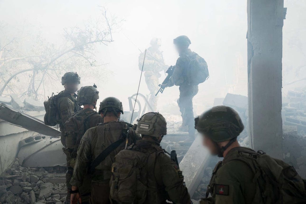 Uusimmassa aselepoehdotuksessa Israel vetäisi joukkonsa Gazan asutuskeskuksista ja Hamas vapauttaisi panttivankeja. LEHTIKUVA/AFP/Israelin asevoimat