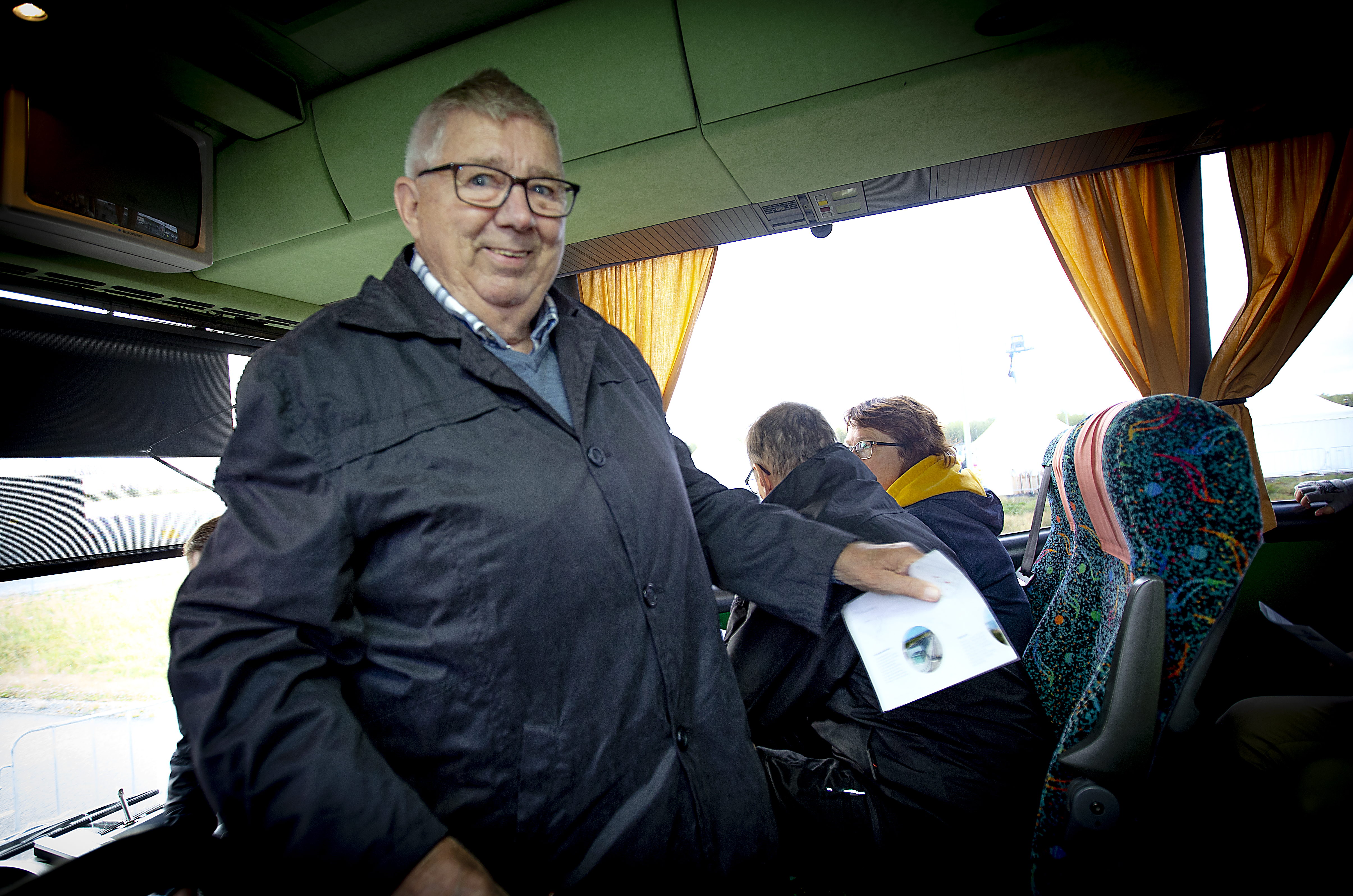Eino Helaakoskikin kiipesi bussiin, sillä hän halusi nähdä työmaan nykyvaiheen.