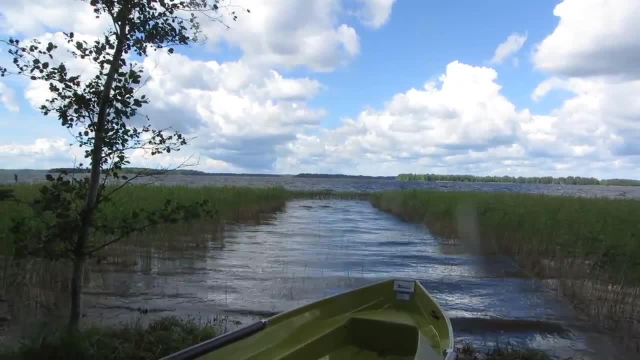 tuulinen päivä järvellä