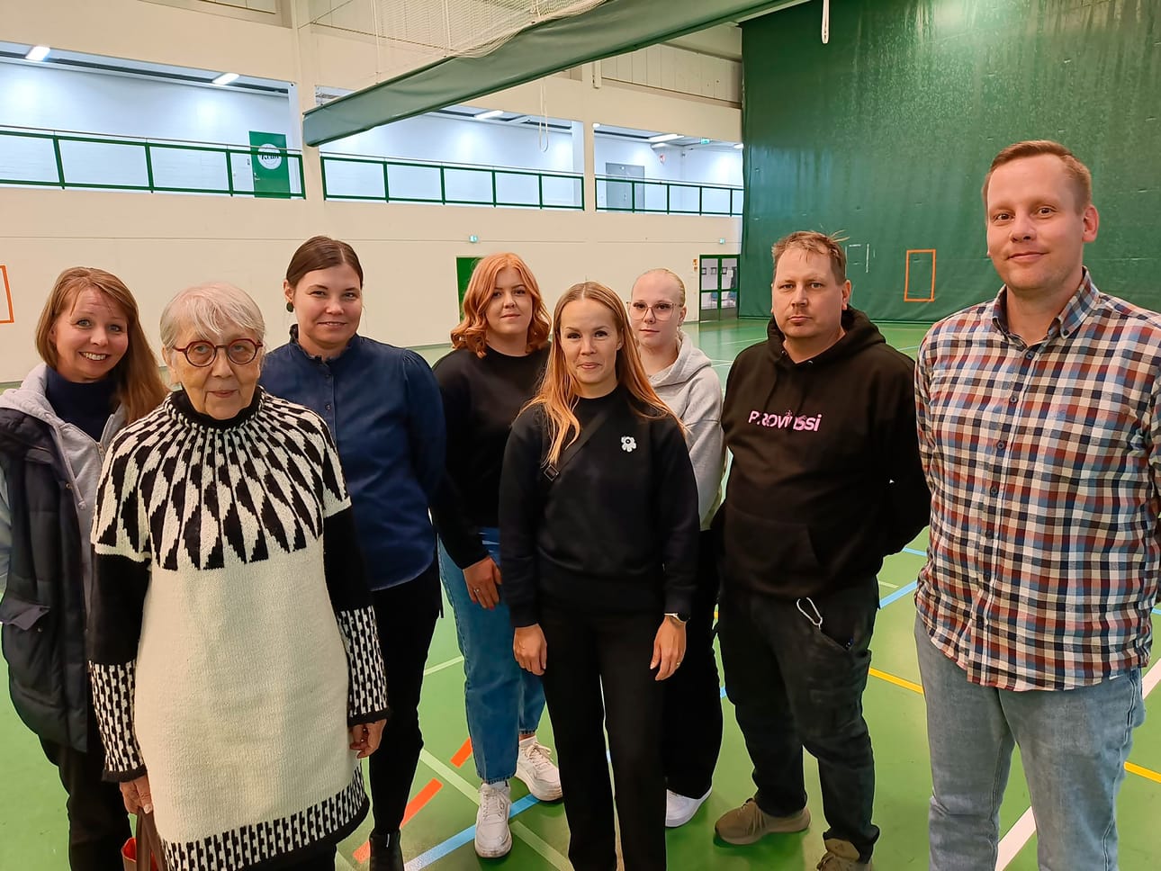 Uuden joulutapahtuman järjestäjät Linda Huhtaluhta, Anna-Liisa Ruutiainen, Maaria Koivula-Talkkari, Jasmin Böök, Emilia Alasaari, Iida Väisänen, Matias Keskinen sekä Tommi Kamppinen kokoustivat viimeisen kerran ennen varsinaista tapahtumaa 7. lokakuuta.