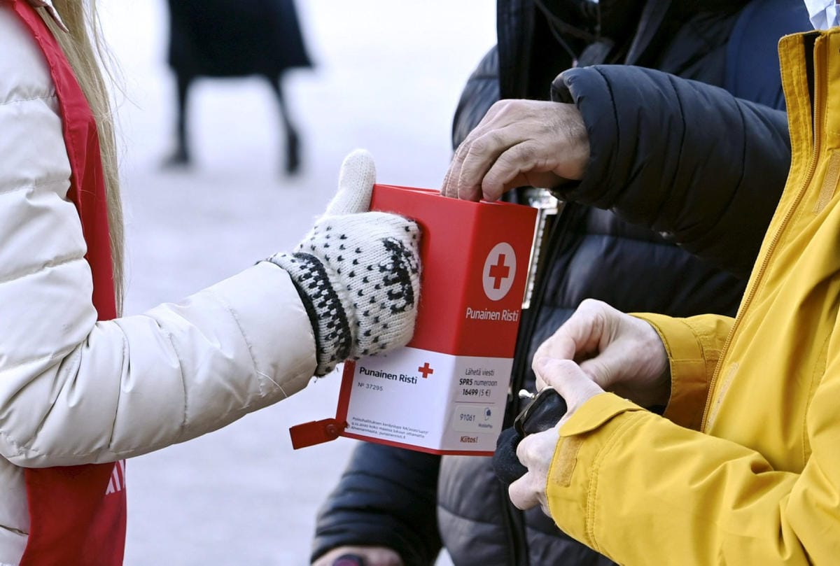 Suomen Punainen Risti on avannut lipaskeräyksen Ukrainan konfliktin uhreille. Myös pankin kautta voi lahjoittaa. LEHTIKUVA / MARKKU ULANDER