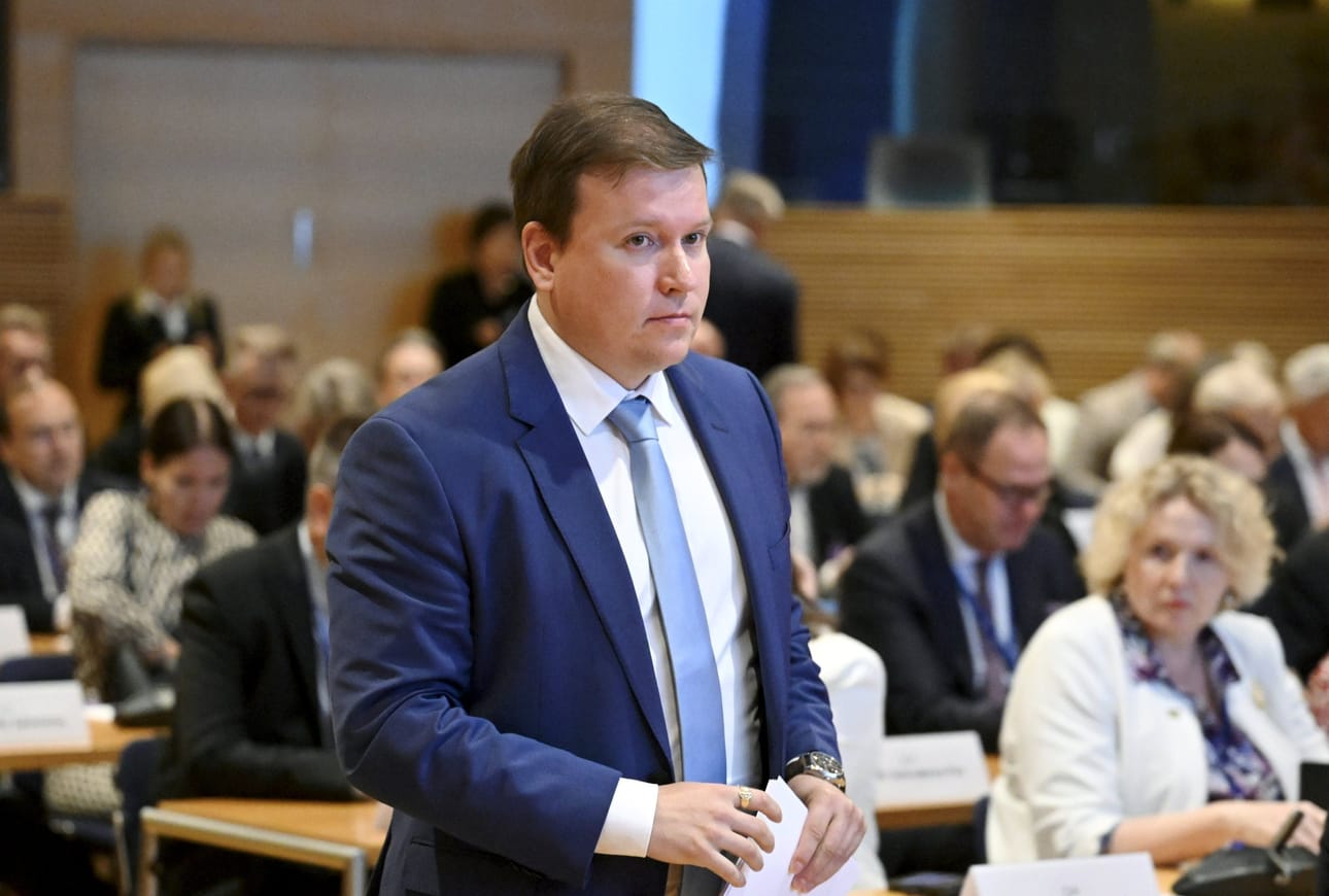 Ministeri Tavion mukaan Suomen kehitysyhteistyössä siirrytään kahdenvälisistä maaohjelmista kohti kansalaisjärjestöjen toteuttamaa yhteistyötä. LEHTIKUVA / Markku Ulander