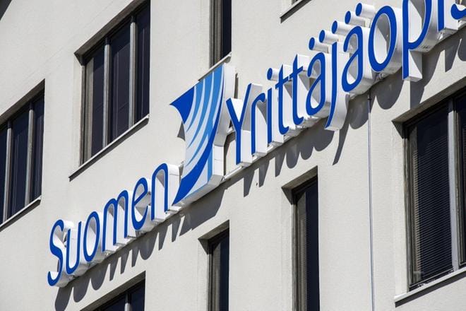 Suomen Yrittäjäopiston Kauhavan toimitilat sijaitsevat Kauhavan kaupungintalolla, jossa Yrittäjäopisto toimii tällä hetkellä vuokratiloissa.