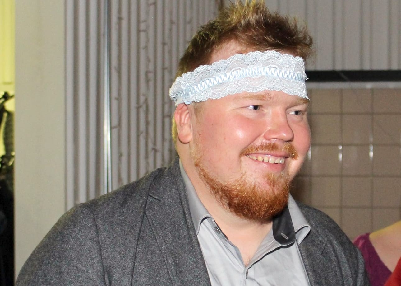 Rantsilalainen maatalousyrittäjä Aapeli Kokkonen on yksi tämän kevään Maajussille morsian -ohjelman tähdistä. Marraskuussa Aapeli onnistui nappaamaan sukkanahan ystävänsä häissä. Peukut pystyyn, että nauha tietää Aapelille morsiamen löytymistä. Kuva Sari Junnonaho