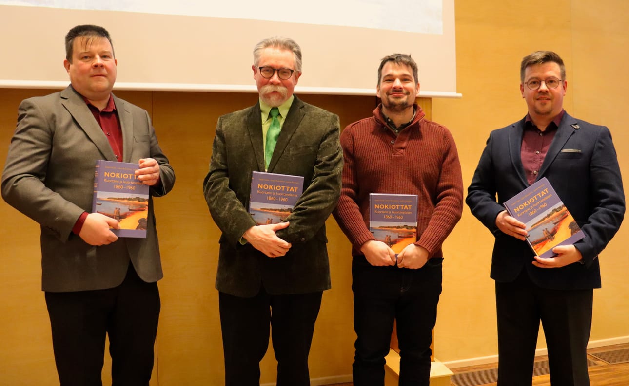Matti Mäkelä (vas.), Sulevi Riukulehto, Jaakko Mäntylä ja Teppo Ylitalo esittelivät kirjottamaansa teosta julkaisutilaisuudessa. Arkistokuva.
