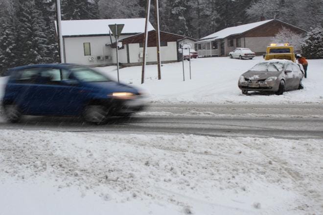 Alavudella, Töysän alueella Hakojärvellä, sattui lauantaina kolari. KUVA: REIJO HEIKKILÄ
