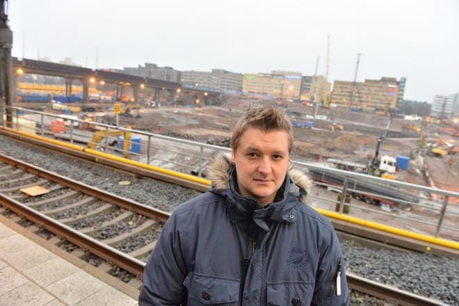 Mikko Vanninen on Etelä-Suomen aluehallintoviraston tilaajavastuuyksikön päällikkö. Yksiköllä on yhteensä 34 tilaajavastuulakia valvovaa työsuojelutarkastajaa eri puolilla maata. Kuva: Kimmo Penttinen