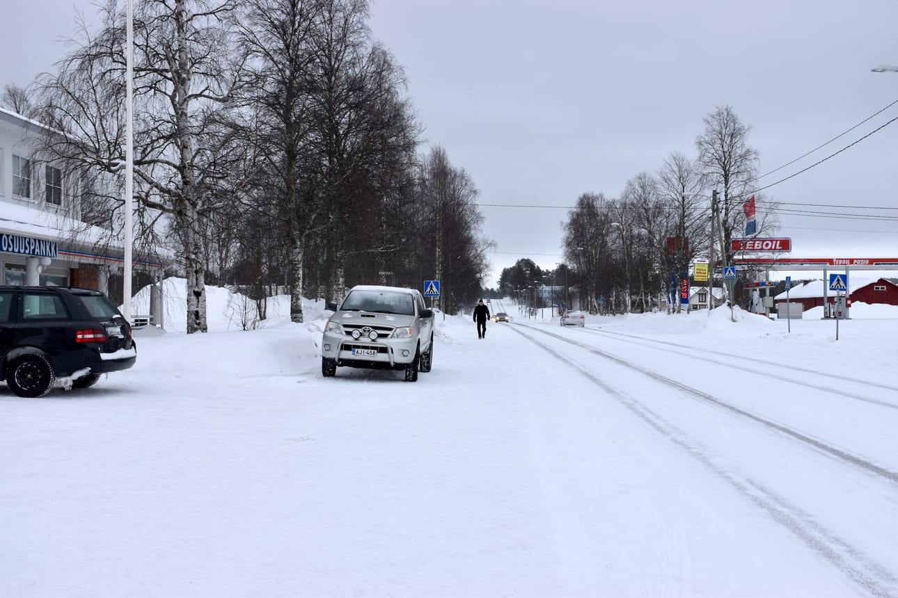 Kylänraitti oli hiljainen Posiolla maaliskuun alussa.