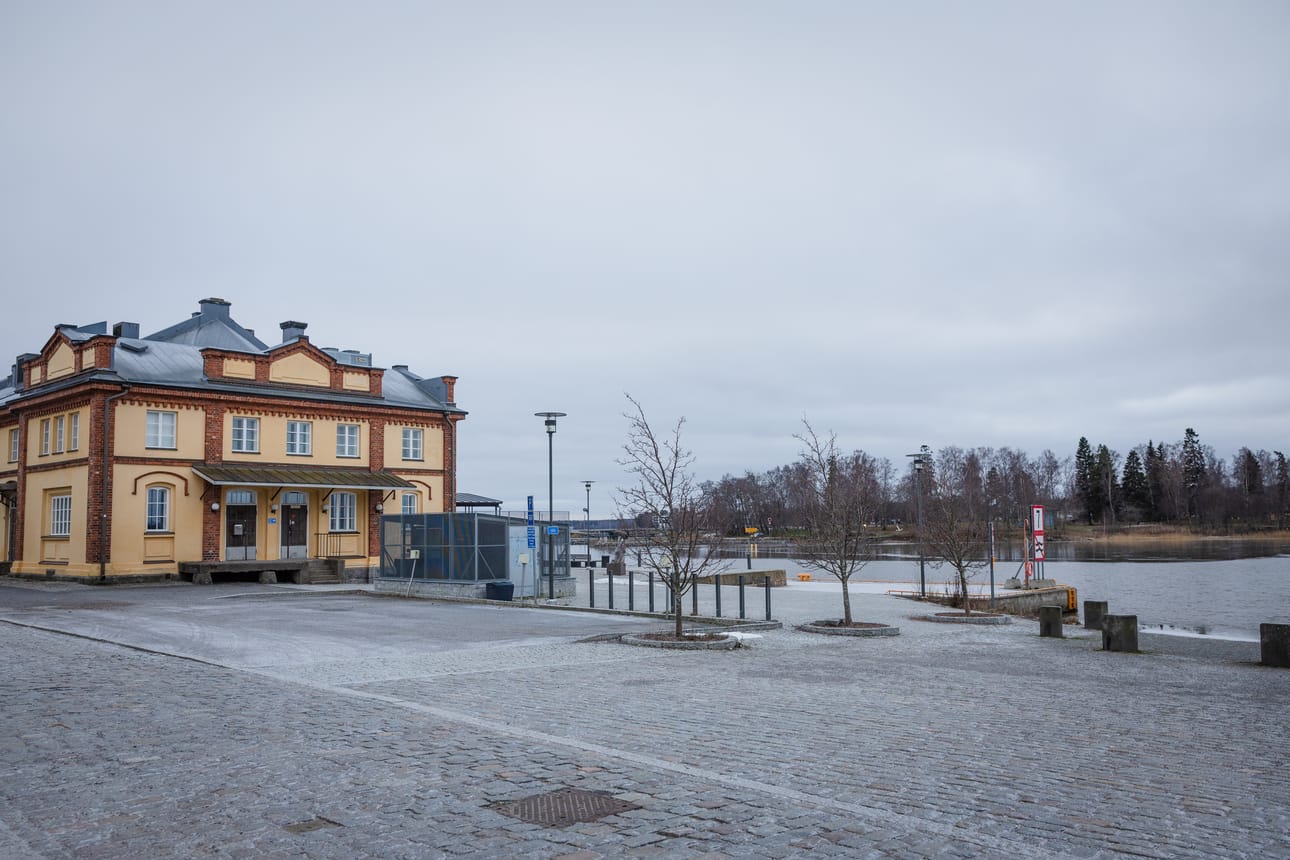 Sisäsataman WC tulee tullipakkahuoneen pohjoispuolelle. Vessan on tarkoitus olla käytössä jo vappuna.