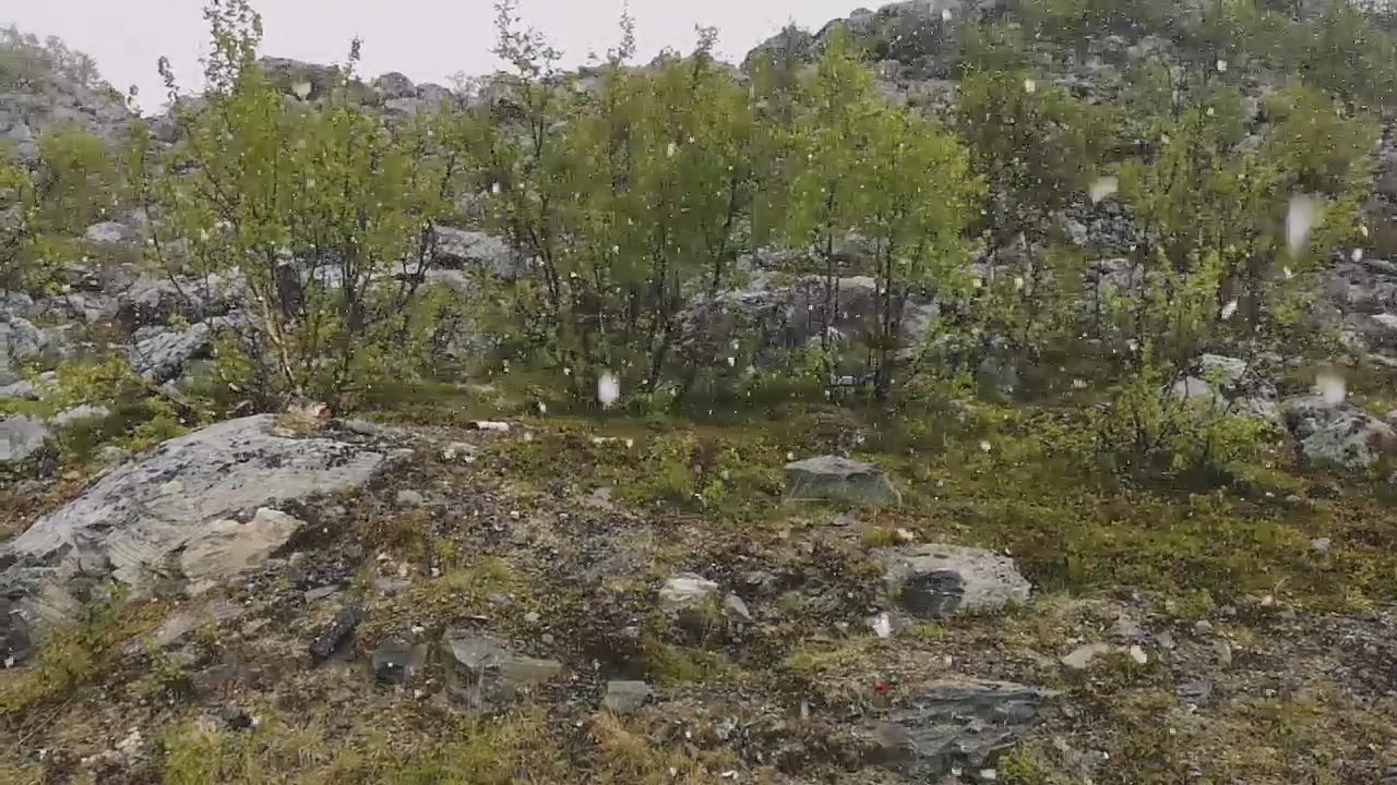 Lumisadetta Kilpisjärvellä 29.6.