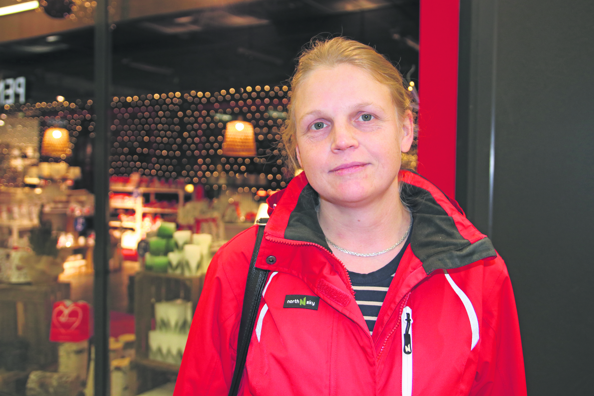 Hanna Kokkonen valmistelee ensin ristiäiset alta pois ja vaihtaa sitten jouluvalmisteluvaihteen päälle.