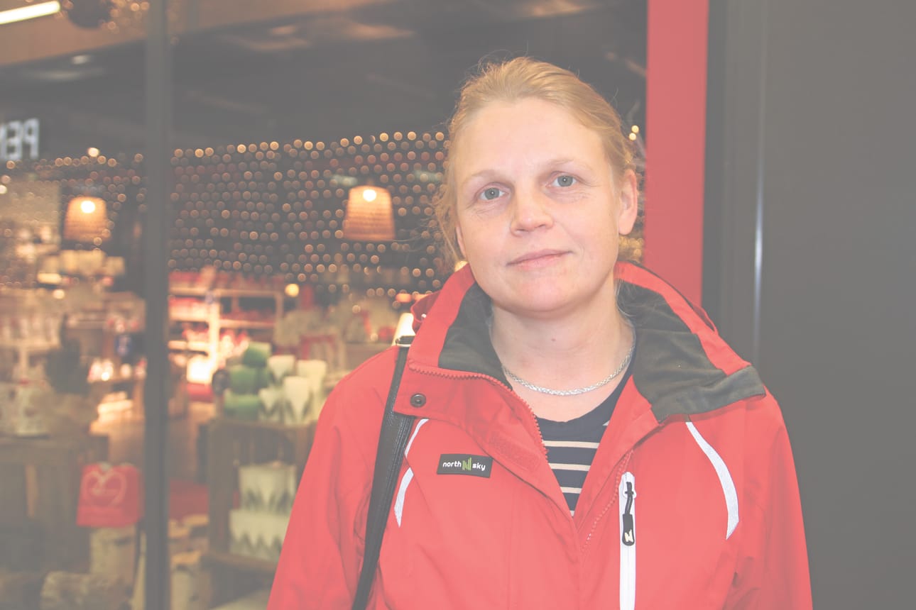 Hanna Kokkonen valmistelee ensin ristiäiset alta pois ja vaihtaa sitten jouluvalmisteluvaihteen päälle.