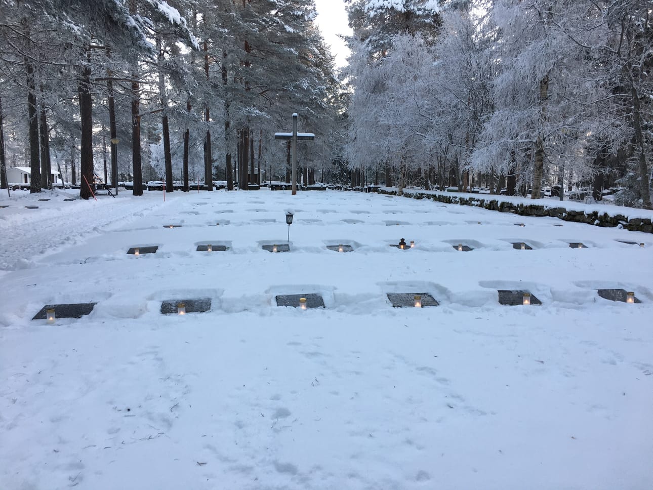 Kansallista veteraanipäivää ensi sunnuntaina vietetään myös Koillismaalla. Kuva on Posion sankarihautausmaalta.