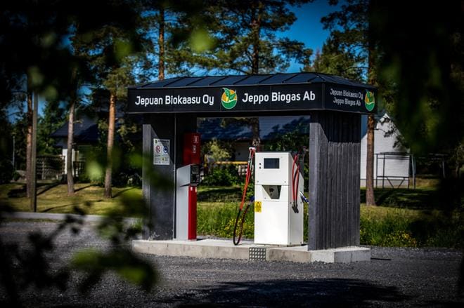 Biokaasu tarjoaa mahdollisuuksia uusiutuvan energian tuotantoon ja kiertotalousyhteiskuntaan. Kuvassa Isonkyrön biokaasuasema. ARKISTOKUVA: MAIJA SAANIO