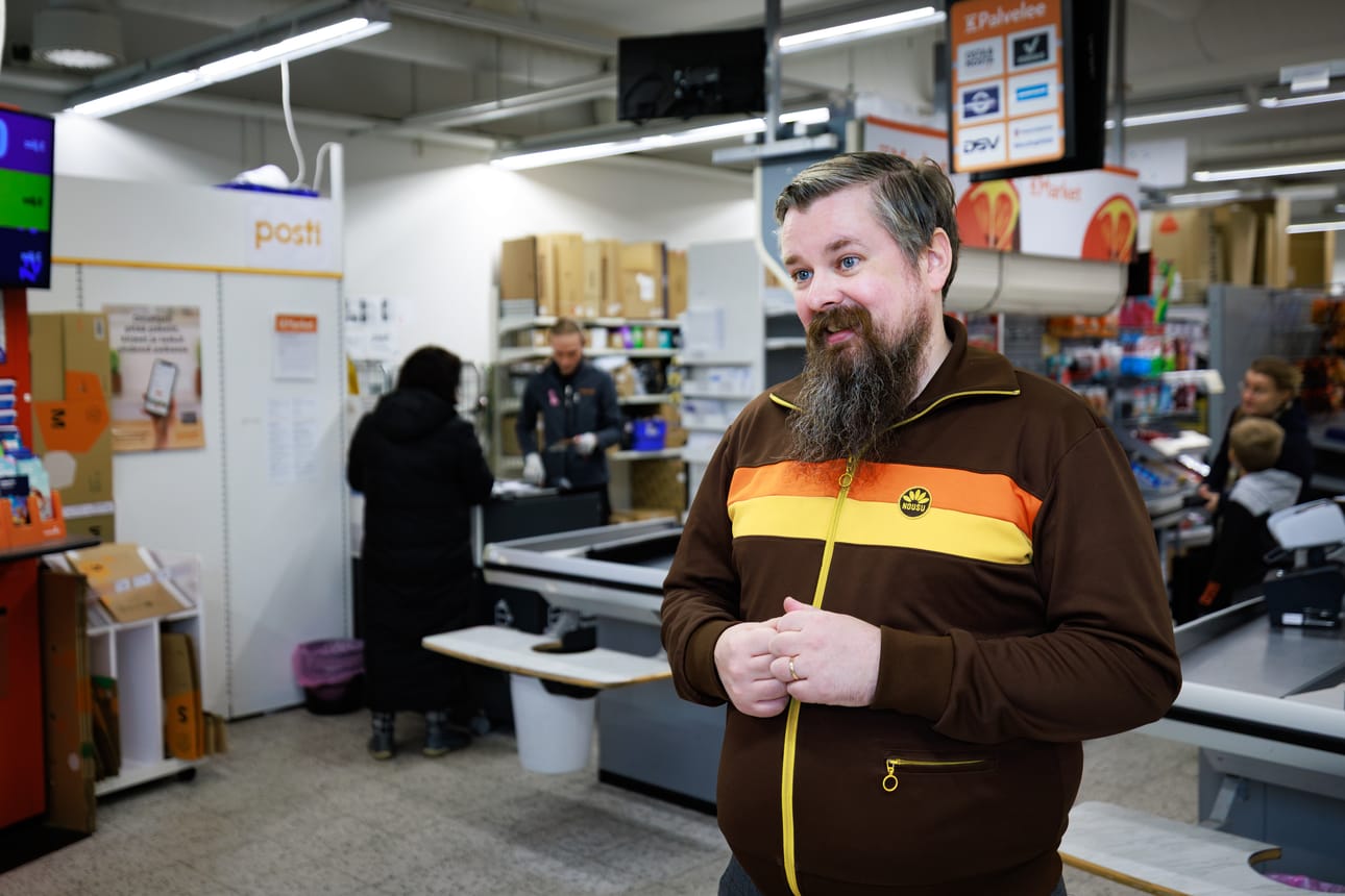 K-market Kärjen kauppias Mikko Kuusisto pitäisi ihmeellisenä, mikäli tilalle nousevaan uuteen kauppaan ei postipalveluita tulisi. Hän itse siirtyy kuitenkin kauppiaaksi toisaalle, joten ei voi ottaa virallisempaa kantaa asiaan.