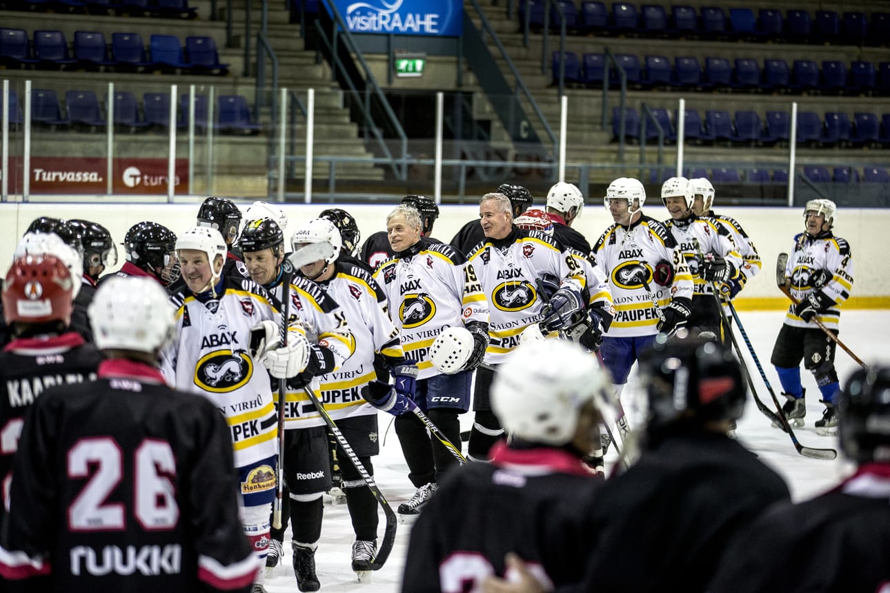 Raahen Kanuunat ja Oulun Nitro-Kärpät pelaavat ystävyysotteluita säännöllisin väliajoin. Tällä kertaa oululaiset veivät voiton.