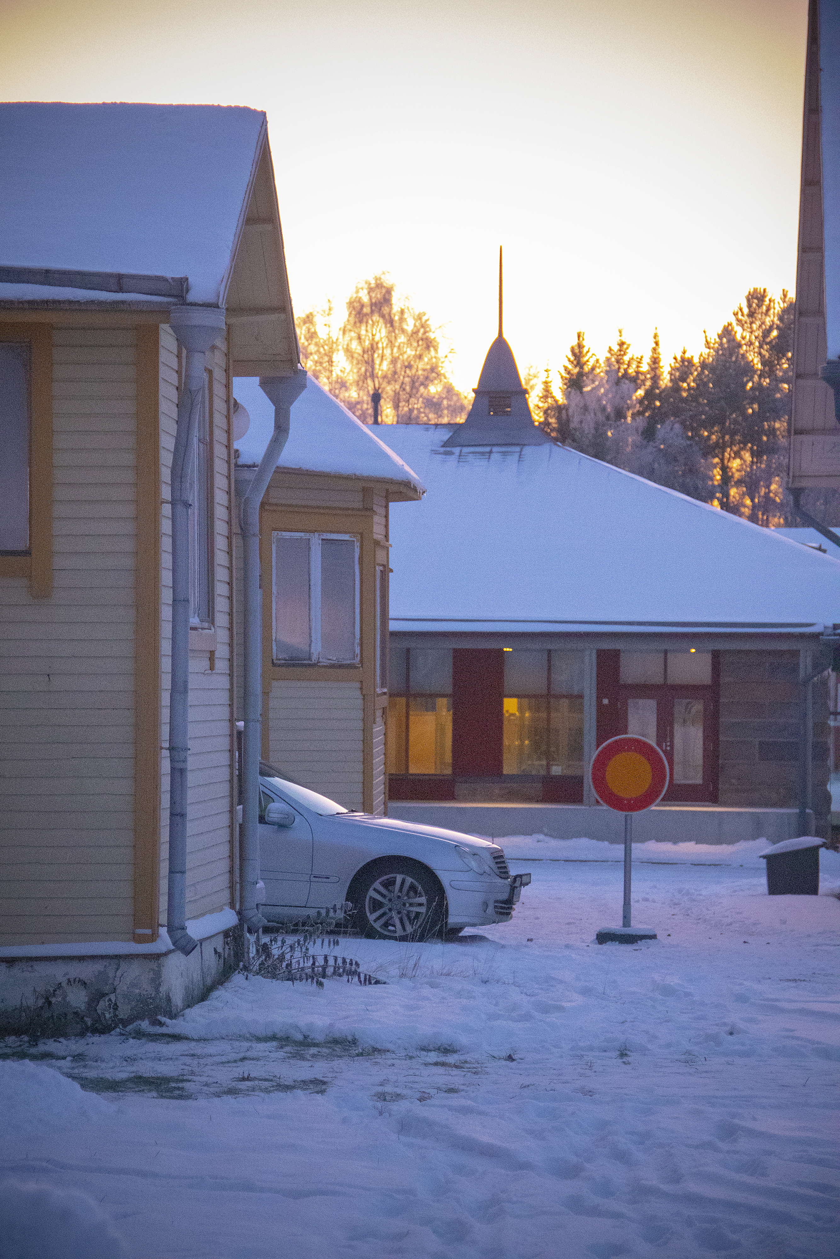 "Toivon kuitenkin tulevilta päättäjiltä: lopetetaan turha huutelu, perättömät puheet ja syyttelyt. Ne ei kehitä, ne ei kannusta kehittämään vaan saa kiukkuun myös ne, jotka oikeasti tekevät töitä kuntansa eteen", kirjoittaa Annukka Suotula