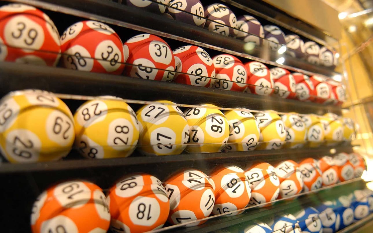 Veikkauksen mainonnan ylilyönnit ovat nostaneet kesällä rahapeliyhtiön toiminnan julkiseen keskusteluun.