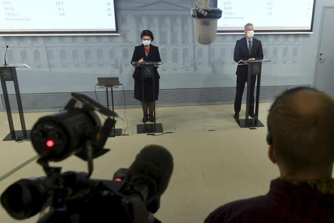 Sosiaali- ja terveysministeriön STM:n ja Terveyden ja hyvinvoinnin laitoksen THL:n koronatilannetta käsittelevä tiedotustilaisuus Helsingissä 29. joulukuuta 2020. LEHTIKUVA / VESA MOILANEN