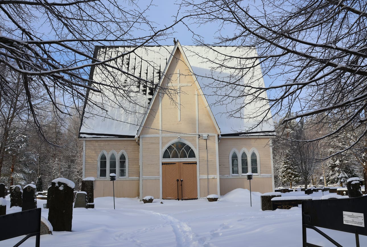 Kristiinan uudella hautausmaalla oleva siunauskappeli on suojeltu rakennus. Hautausmaa on Kantakaupungin länsipuolella.