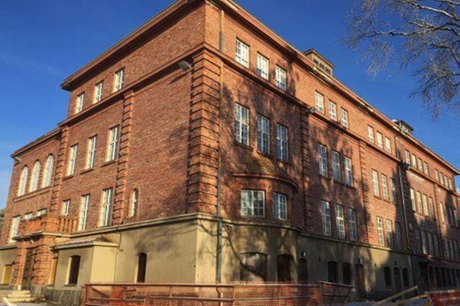 Ristikarin koulu kärsi massiivisen vesivuodon helmikuussa. Kaupunki haluaa nyt päästä koulusta eroon. KUVA: TAPIO LEHTINEN