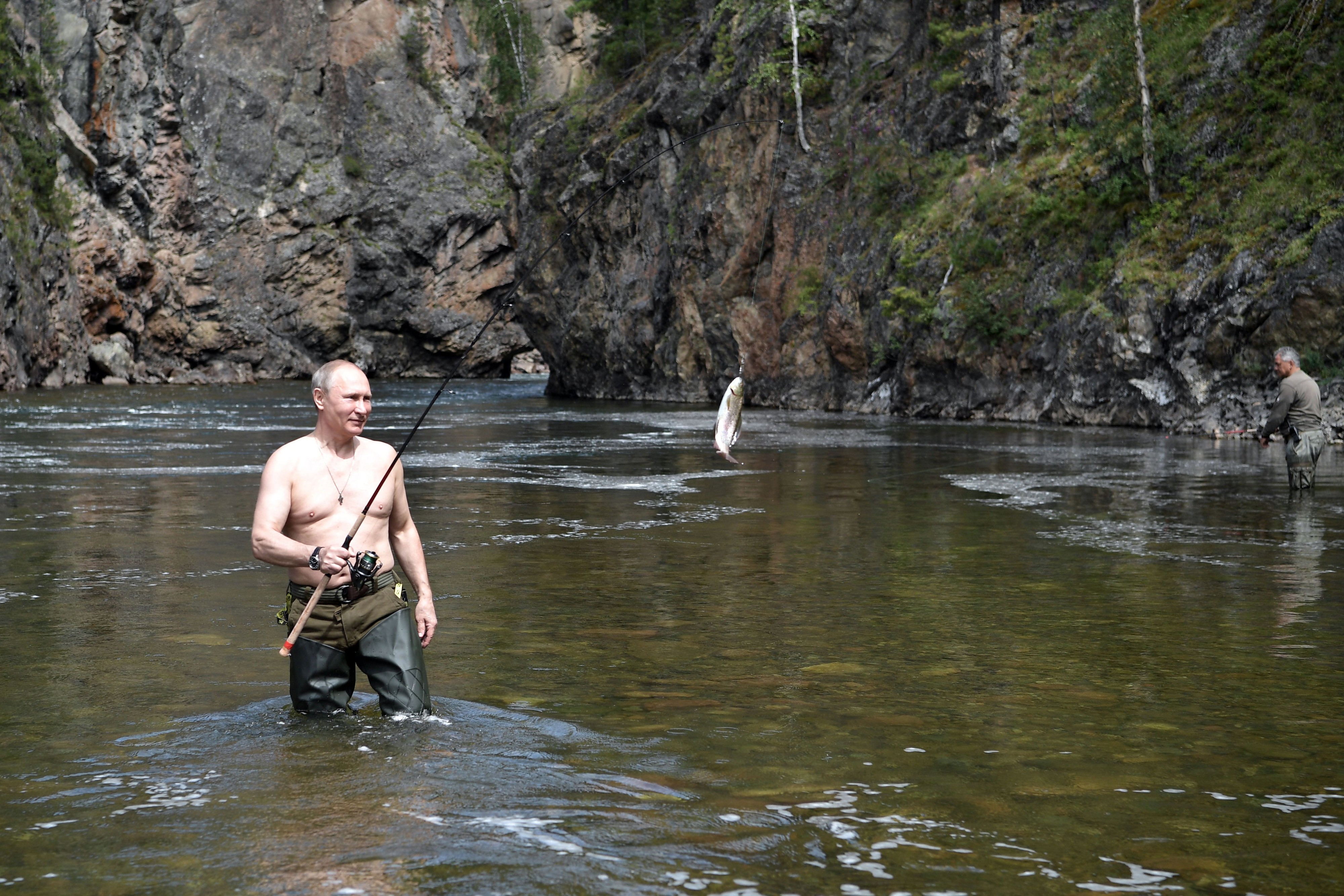 Venäjän presidentti Vladimir Putin harrasti lomallaan kalastusta.