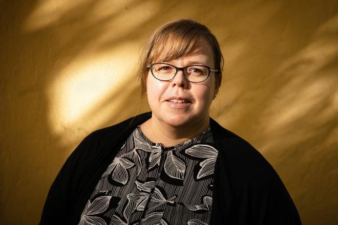 Dosentti Leena Malkin kirja terrorismin historiasta ja nykypäivästä on yksi tietokirjallisuuden Finlandia-palkintoehdokkaista. KUVA: Arttu Laitala