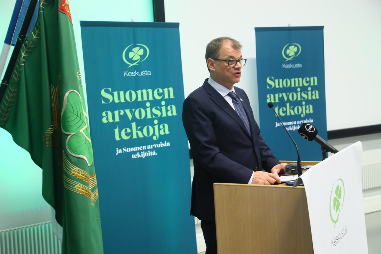 Puheenjohtaja Juha Sipilä myönsi olleensa eduskuntavaaleissa rasite keskustan kannatukselle. Siksi hän luopuu puheenjohtajuudesta ensi syyskuussa.